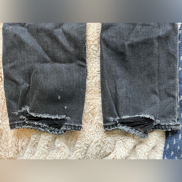Abercrombie Ankle Straight Ultra High Rise Jeans - Picture 7 of 7